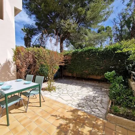 Rez-de-jardin Sous Pins Et *