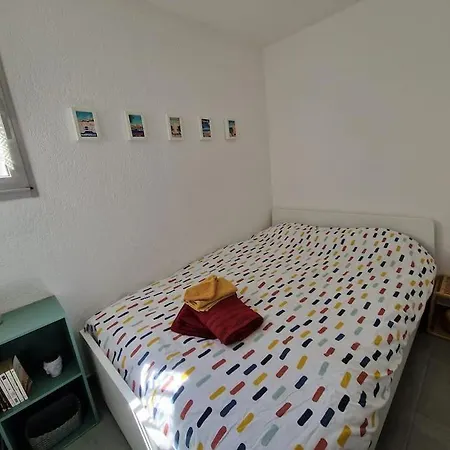 Апартаменты Rez-de-jardin Sous Pins Et