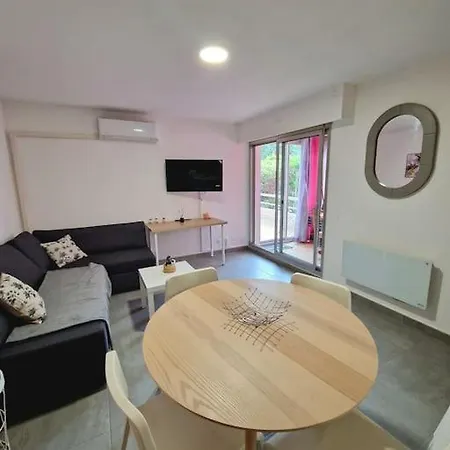 Rez-de-jardin Sous Pins Et 公寓