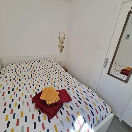 아파트 Rez-de-jardin Sous Pins Et