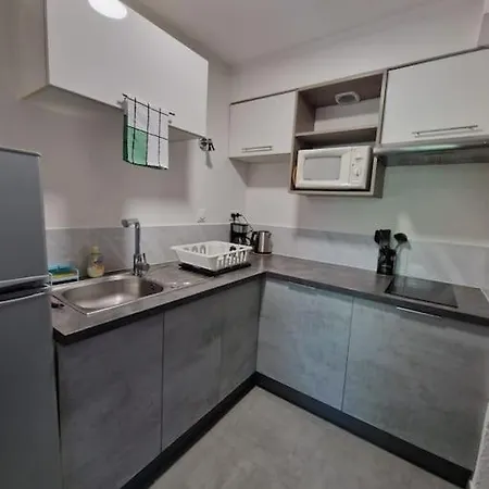 Rez-de-jardin Sous Pins Et