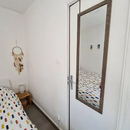 Апартаменты Rez-de-jardin Sous Pins Et *