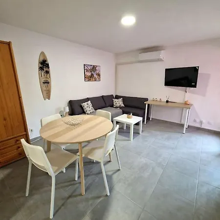 Rez-de-jardin Sous Pins Et Сен-Мандрие-сюр-Мер